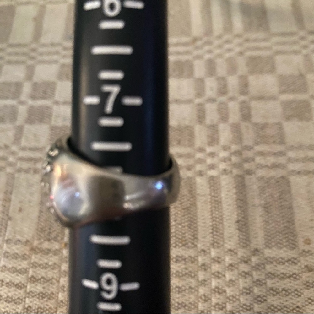 Vintage Monet or Avon silver-tone dome “ day to night" ring. SZ 8 - Picture 3 of 3